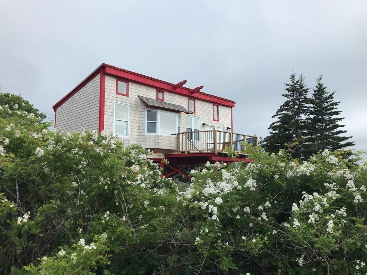 Maregold Centre - Juniper Cabin And Rose Cabin Victoria Beach Exterior photo